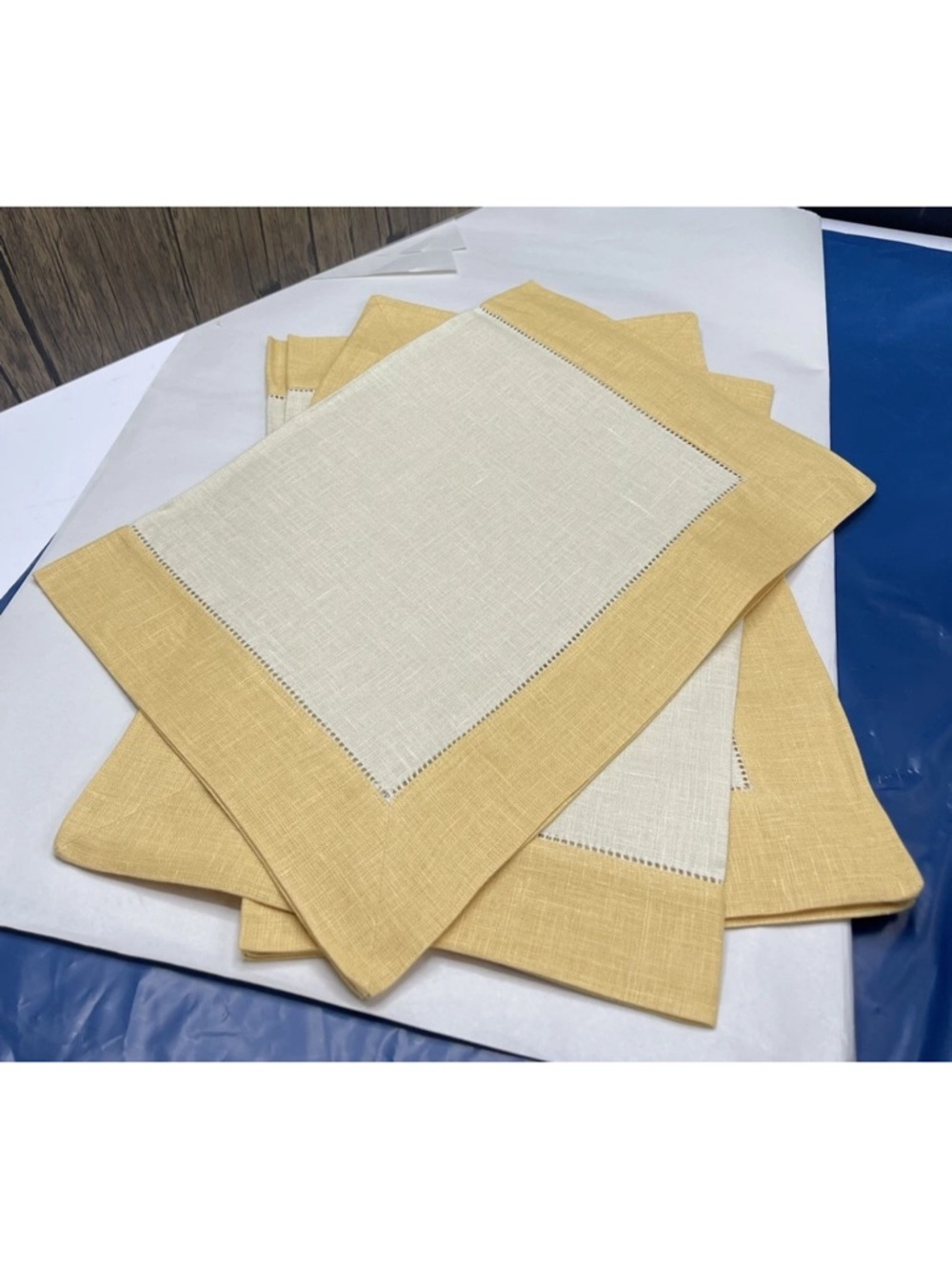 $100 SFERRA Roma Color blocked Linen Placemats Set of 4 Stone/Mustard 14x20”